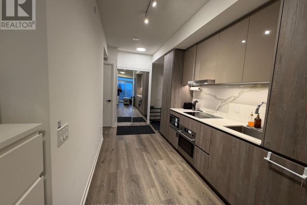 3207 - 8 Interchange Way, Vaughan, ON L4K0R2 Photo 5