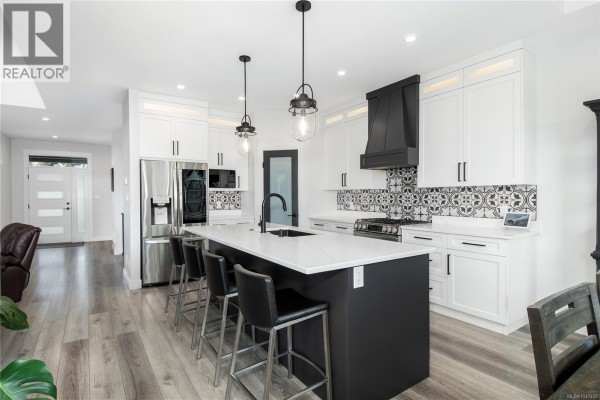 Kitchen - 3207 Nathan Pl, Campbell River, BC V9H0A9 Photo 4