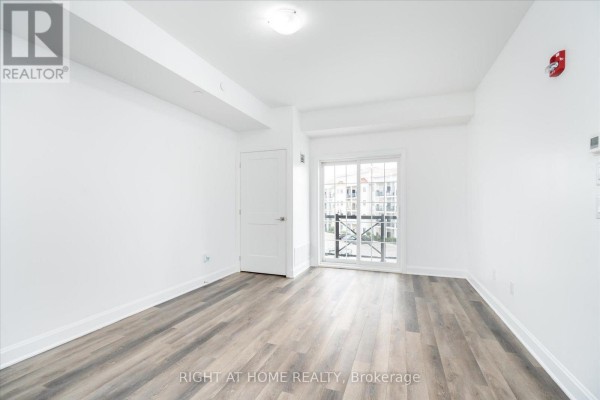 Primary Bedroom - 321 - 50 Lakebreeze Drive, Clarington, ON L1B0V9 Photo 4