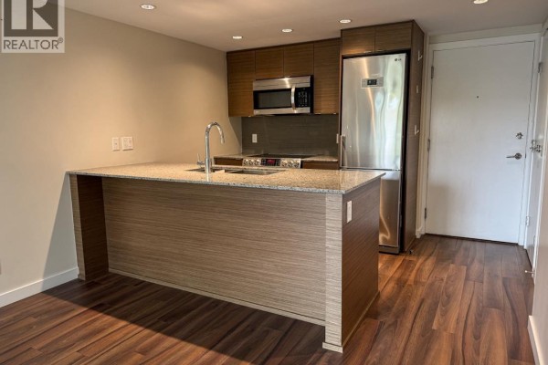 321 135 E 17th Street, North Vancouver, BC V7L0C4 Photo 4