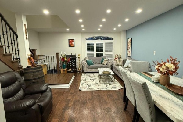 321 Aspendale Crescent, Mississauga, ON, photo 2