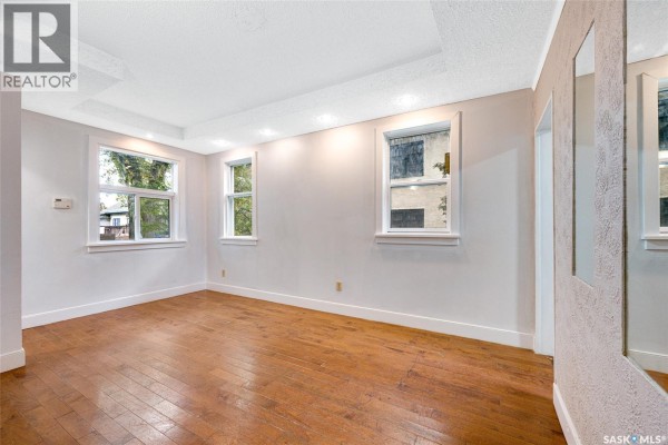 4pc Bathroom - 321 E Avenue S, Saskatoon, SK S7M1S2 Photo 4