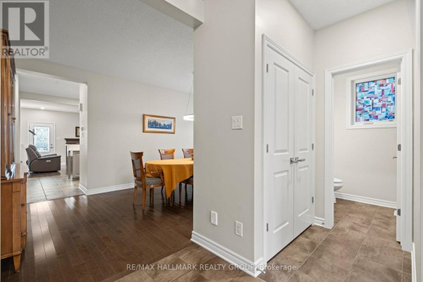 321 Hepatica Way, Ottawa, ON, photo 3