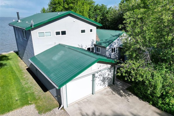 321 Lakeshore Drive, Oak Lake Beach, MB, photo 2