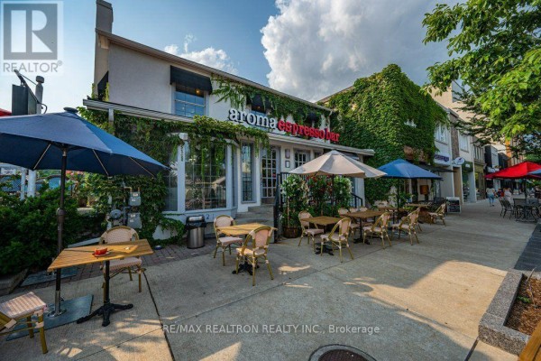 321 Lakeshore Road E, Oakville, ON, photo 3