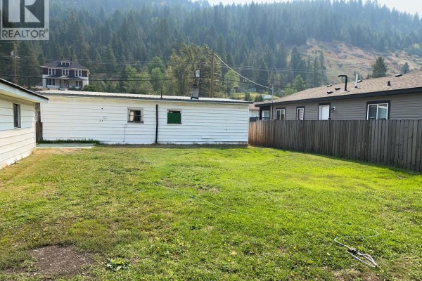 321 N Kimberley Avenue, Greenwood, BC V0H1J0 Photo 2