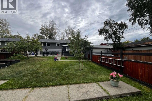 Kitchen - 321 N Ogilvie Street, Prince George, BC V2M3H7 Photo 3