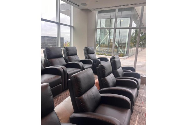 3211 13675 107a Avenue, Surrey, BC V3T2H2 Photo 2