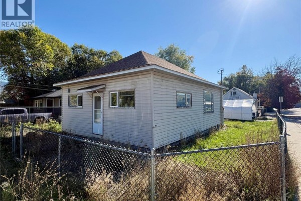 Primary Bedroom - 3211 35 Street, Vernon, BC V1T6B8 Photo 4