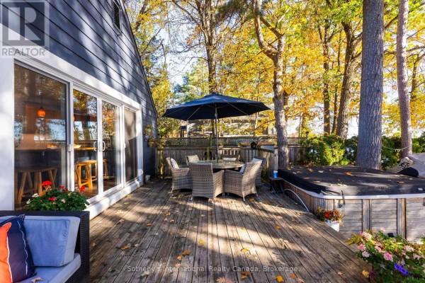 Bedroom 3 - 3211 Crescent Bay Road, Severn, ON L0K2B0 Photo 5