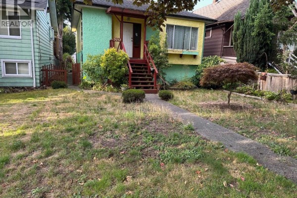 3212 W 6th Avenue, Vancouver, BC V6K1X8 Photo 2