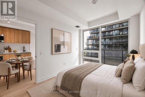 Kitchen - 3213 - 117 Broadway Avenue, Toronto, ON M4P1V3 Photo 3
