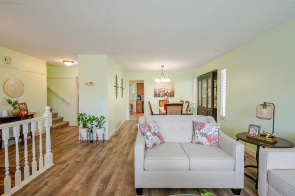 32145 Clinton Avenue, Abbotsford, BC V2T5B5 Photo 4