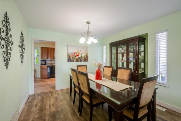 32145 Clinton Avenue, Abbotsford, BC V2T5B5 Photo 5