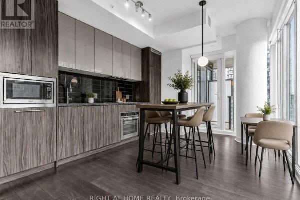 3215 - 115 Blue Jays Way, Toronto, ON, photo 2