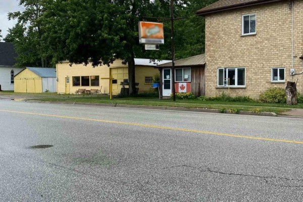 3219 Inwood Road, Brooke Alvinston, ON, photo 3