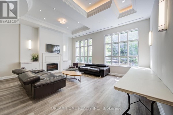Living room - 322 - 2396 Major Mackenzie Drive, Vaughan, ON L6A4Y1 Photo 2