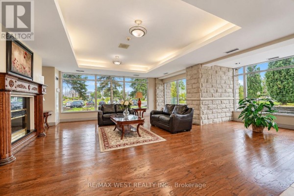 Living room - 322 - 2502 Rutherford Road, Vaughan, ON L4K5N6 Photo 2
