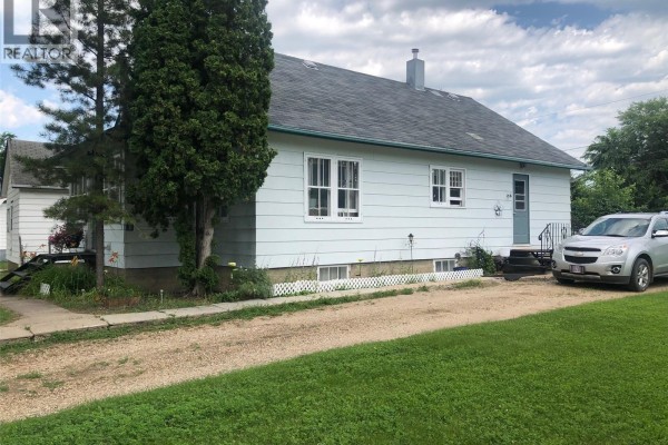 Living room - 322 5th Avenue E, Canora, SK S0A0L0 Photo 4
