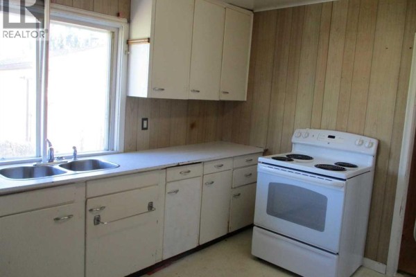 322 7th Avenue Se, Manning, AB T0H2M0 Photo 5