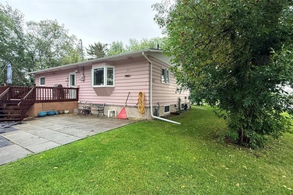 322 Renton Avenue W, Deloraine, MB R0M0M0 Photo 5