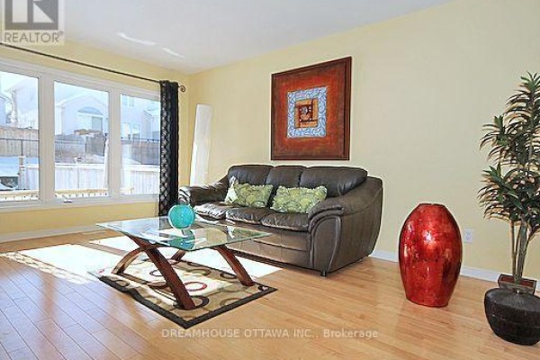 Bedroom 3 - 322 Statewood Drive, Ottawa, ON K2K0A9 Photo 4