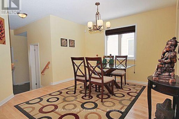 Dining room - 322 Statewood Drive, Ottawa, ON K2K0A9 Photo 5
