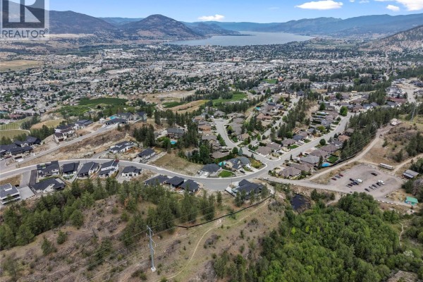 3224 Evergreen Drive, Penticton, BC V2A0H9 Photo 5