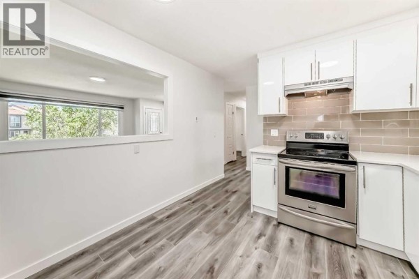 4pc Bathroom - 3224 Rundlelawn Road Ne, Calgary, AB T1Y3H5 Photo 5
