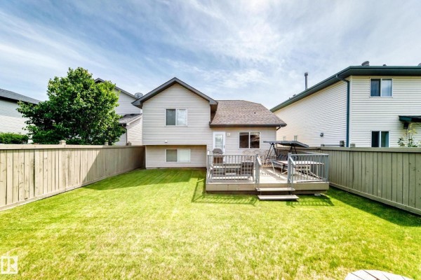 3226 30 Av Nw, Edmonton, AB, photo 2