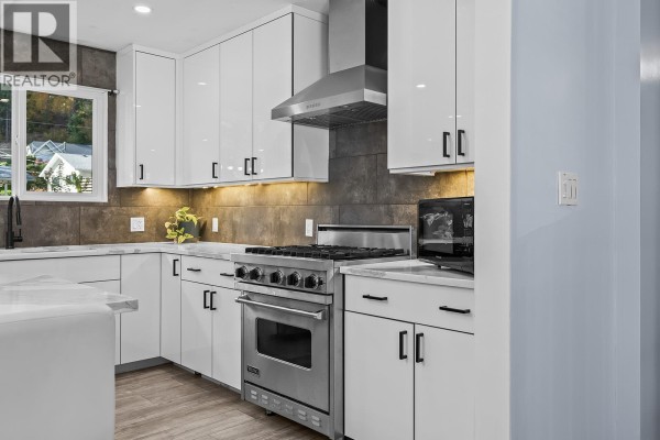 Kitchen - 3226 Mcmahon Road, West Kelowna, BC V4T1E9 Photo 5