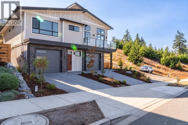3226 Woodrush Dr, Duncan, BC, photo 2