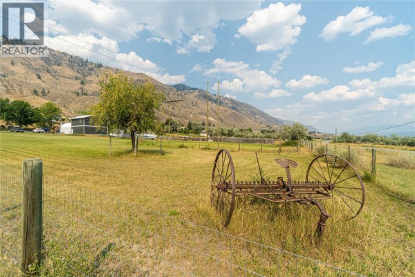 3227 Shuswap Road, Kamloops, BC, photo 2