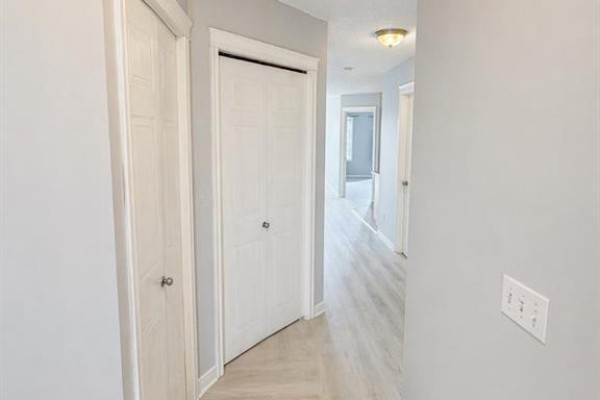 4pc Bathroom - 323, 103 Strathaven Drive E, Strathmore, AB T1P1W3 Photo 3