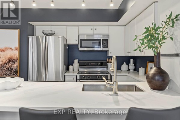 Dining room - 323 - 21 Earl Street, Toronto, ON M4Y3C8 Photo 3