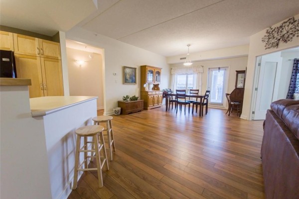 323 457 9th., Street, Brandon, MB R7A3K8 Photo 4