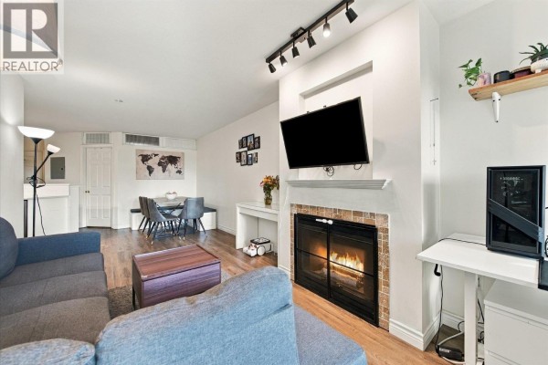 323 760 Kingsway, Vancouver, BC V5V3C1 Photo 2
