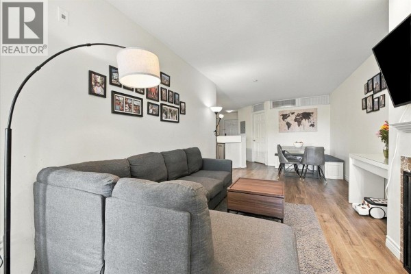 323 760 Kingsway, Vancouver, BC V5V3C1 Photo 4