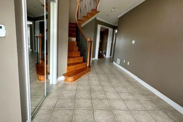 323 Alexander Crescent, Milton, ON L9T6K8 Photo 3