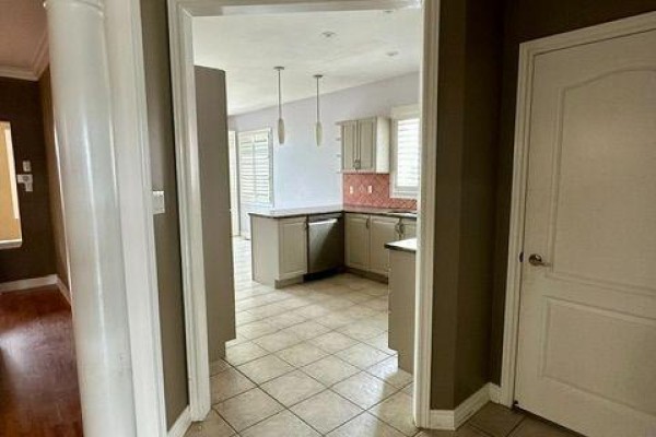 323 Alexander Crescent, Milton, ON L9T6K8 Photo 5
