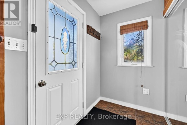 323 Bell Street, Tay, ON L0K1R0 Photo 5