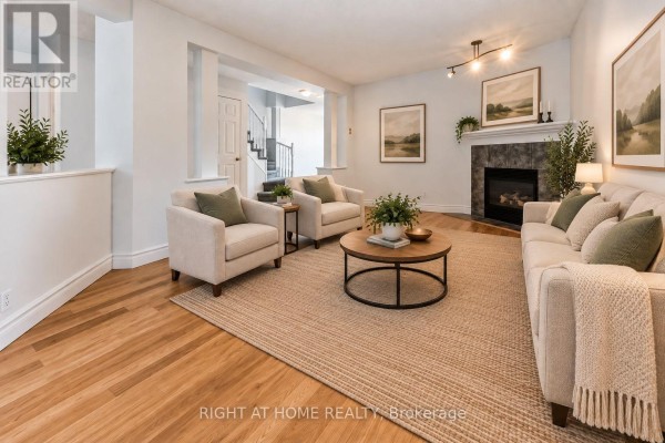 Living room - 323 Berrigan Drive, Ottawa, ON K2J5E2 Photo 4