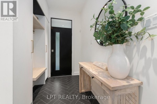 323 Booth Street, Ottawa, ON K1R7K1 Photo 4