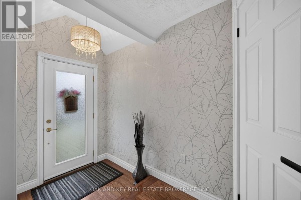 Bedroom 2 - 323 Clarke Road, London East, ON N5W5G3 Photo 4