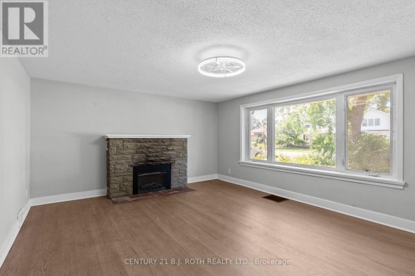 323 Crawford Street, Orillia, ON, photo 3