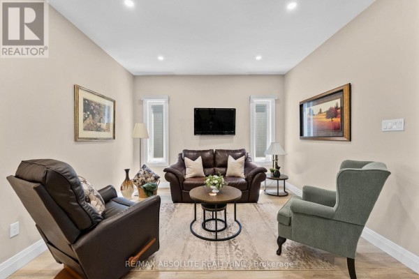 323 Forestview Crescent, Renfrew, ON K7V0C4 Photo 5