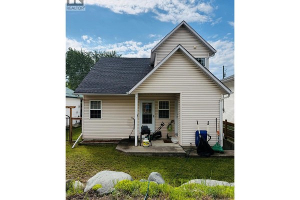 4pc Bathroom - 323 Green Street, Kimberley, BC V1A2M9 Photo 5
