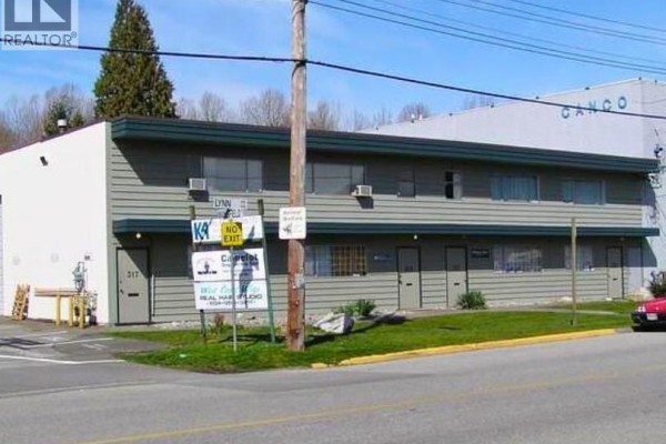 323 Lynn Avenue, North Vancouver, BC V7J2C4 Photo 4