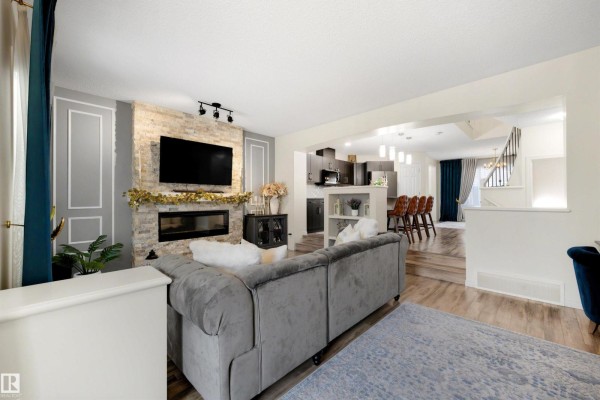 Family room - 3231 Cherry Cr Sw, Edmonton, AB T6X1Y5 Photo 4