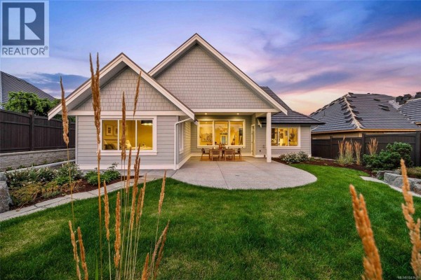 3234 Winchester Ave, Courtenay, BC, photo 3